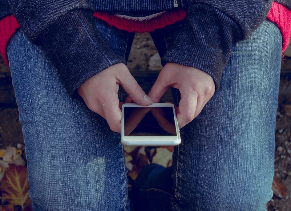 Larangan ponsel di sekolah Quebec tidak akan menyelesaikan tantangan penggunaan teknologi keluarga