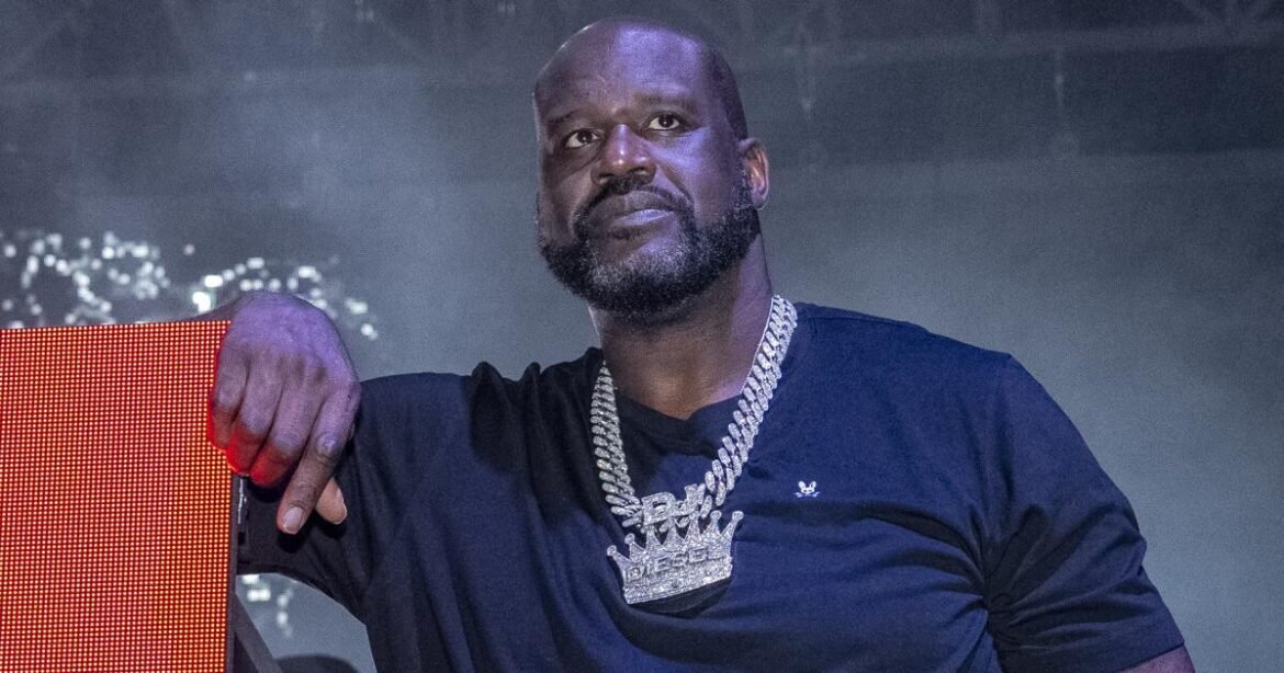 Shaquille O’Neal mengirimkan Land Rover khusus dari California. Dia menghilang