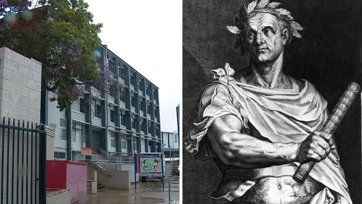 Siswa kelas 12 di Sekolah Menengah Negeri Brisbane mengajarkan mata pelajaran yang salah, sehingga mereka hanya punya waktu dua hari untuk mempersiapkan ujian