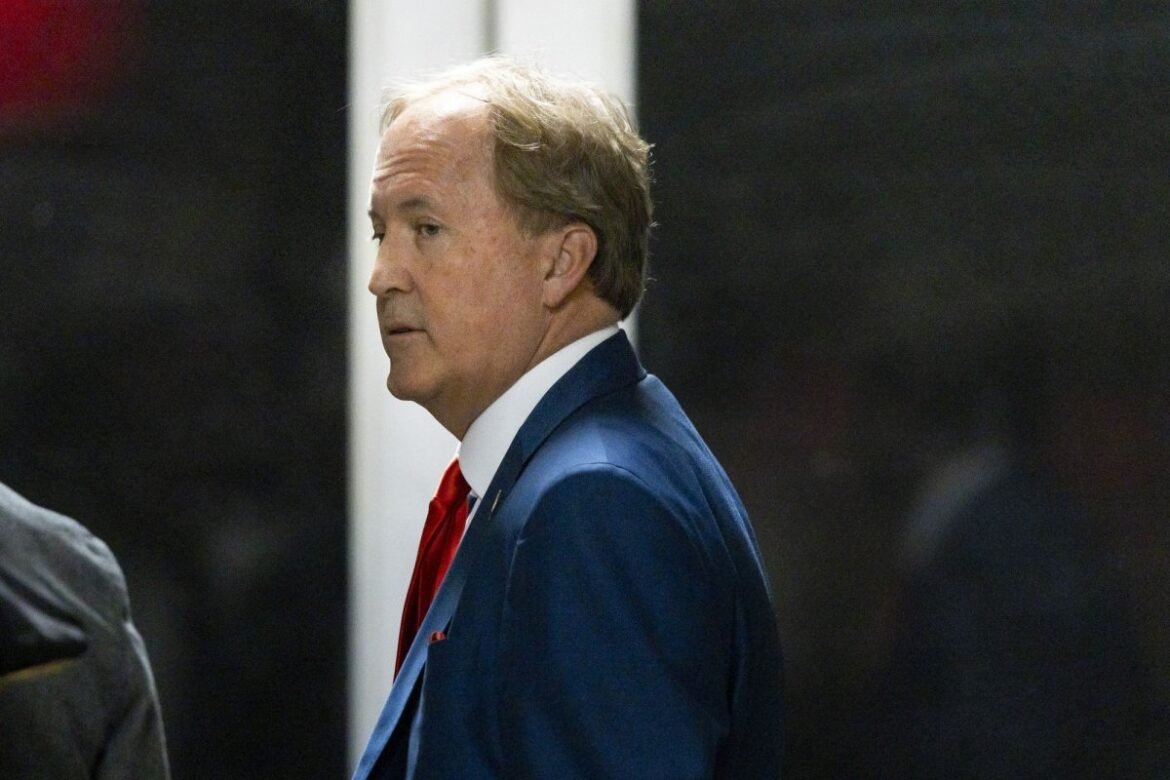 Texas AG Ken Paxton menggugat pembuat Tylenol atas dugaan kaitannya dengan autisme