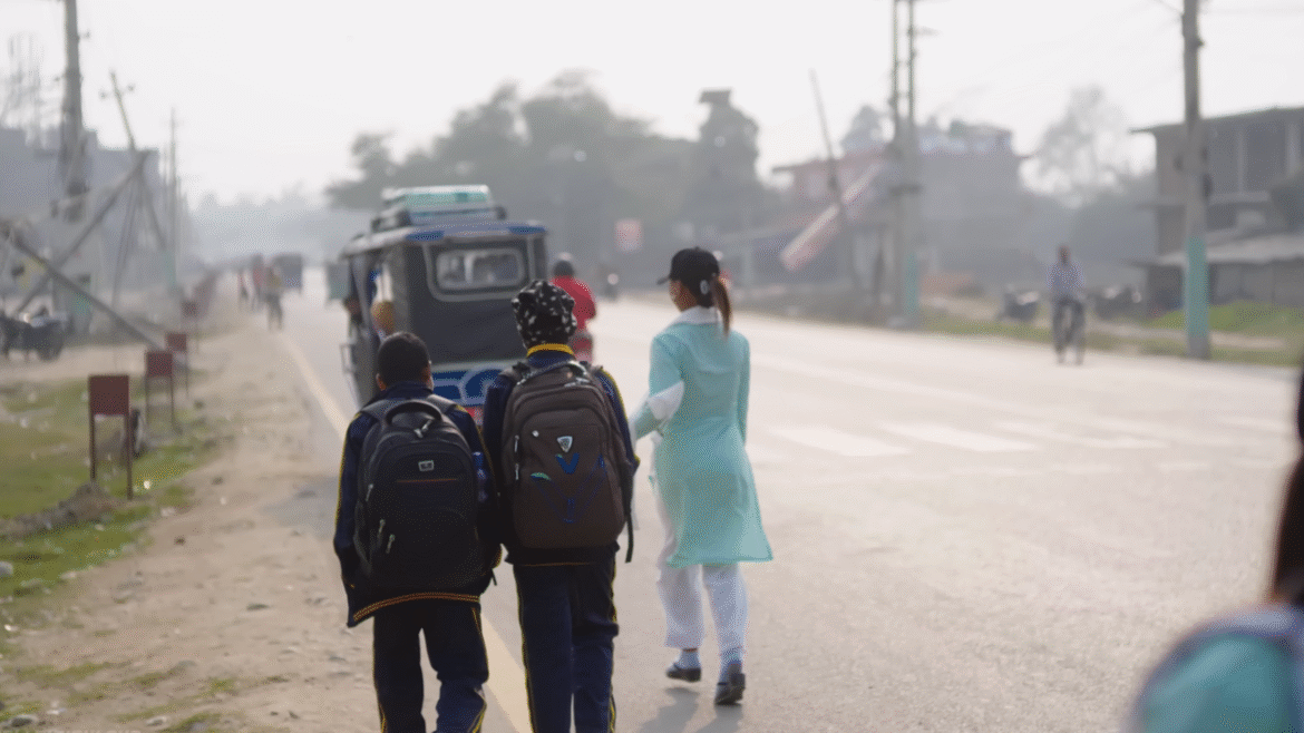 Warga Australia berada di garis depan perjuangan melawan perdagangan manusia di Nepal dan alasan How Ridiculous memutuskan untuk membantu