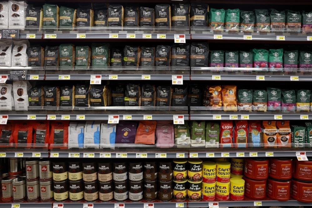 Konsumen akan membayar lebih sedikit karena Trump memotong tarif pertanian