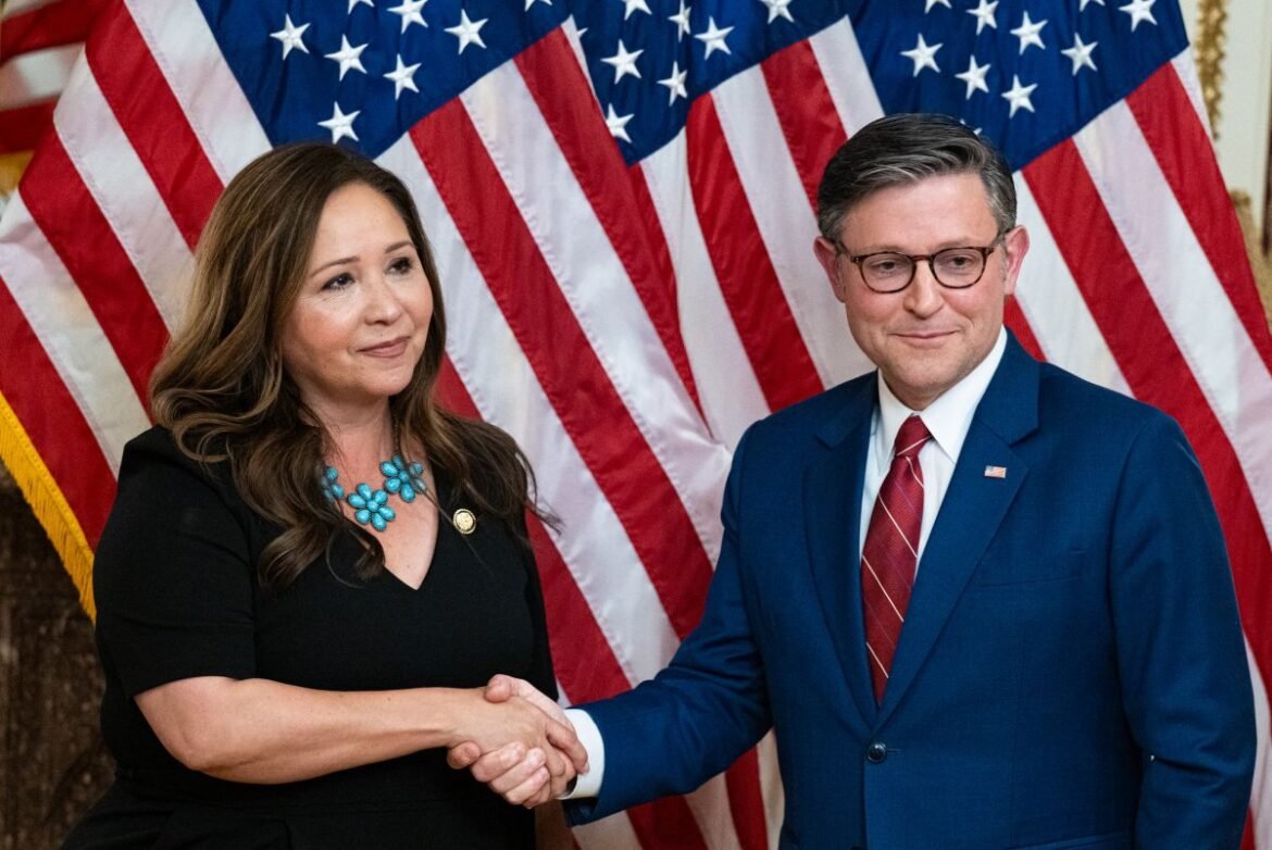 Adelita Grijalva dilantik sebagai anggota DPR dua bulan setelah pemilihannya