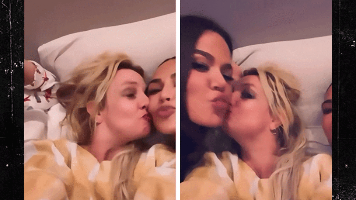 Britney Spears memposting momen nyaman di tempat tidur bersama Kim dan Khloé Kardashian