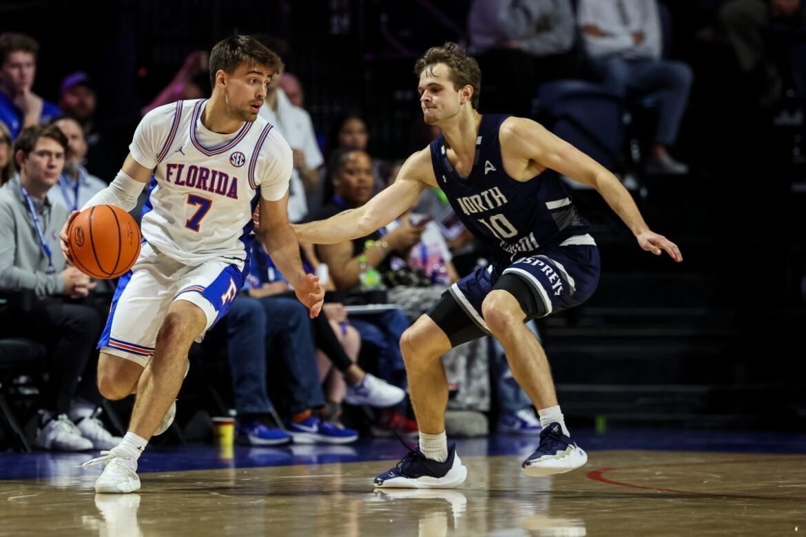 Cara Menonton Miami vs. Florida: Siaran Langsung Bola Basket Perguruan Tinggi, Saluran TV