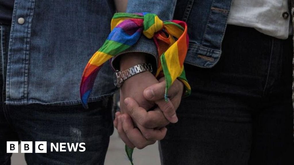 Dua platform kencan gay populer telah dihapus dari toko aplikasi di Tiongkok