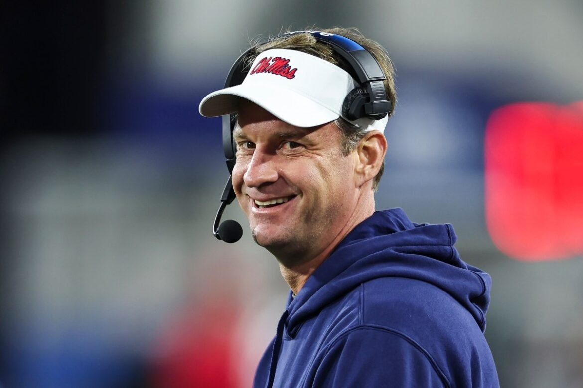 Fans yakin Lane Kiffin telah membuat keputusan tentang masa depan kepelatihan
