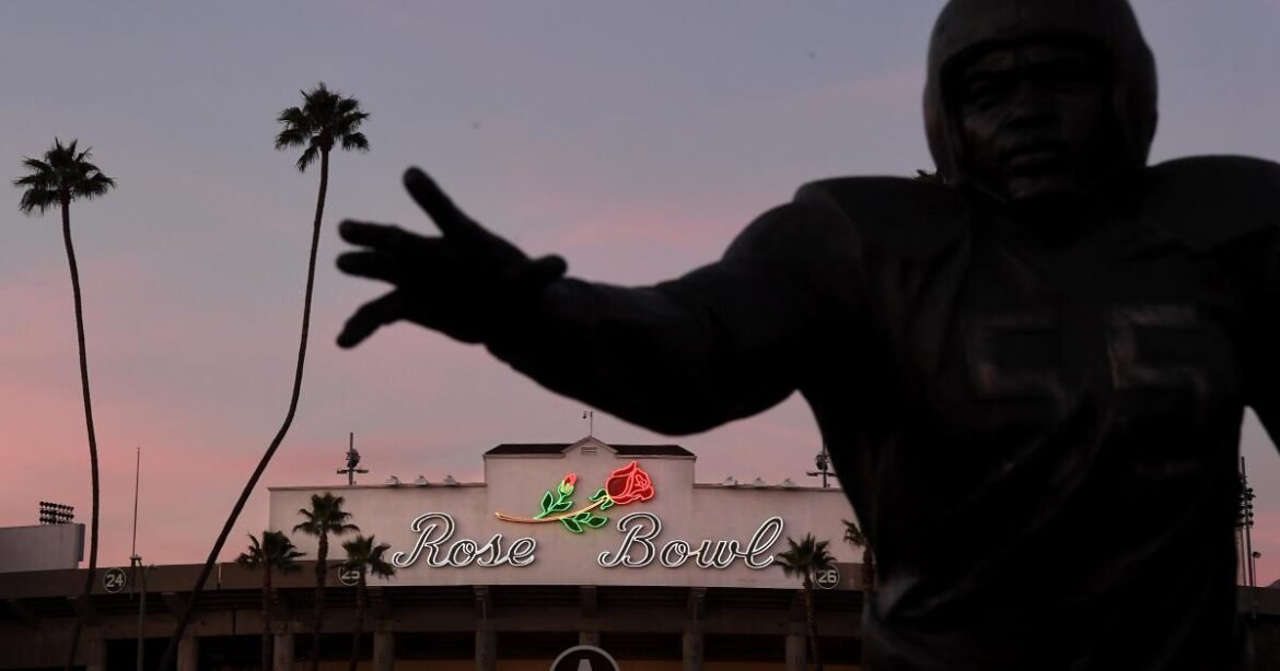 Haruskah mereka tinggal atau pergi? Para petinggi UCLA mempertimbangkan debat Rose Bowl