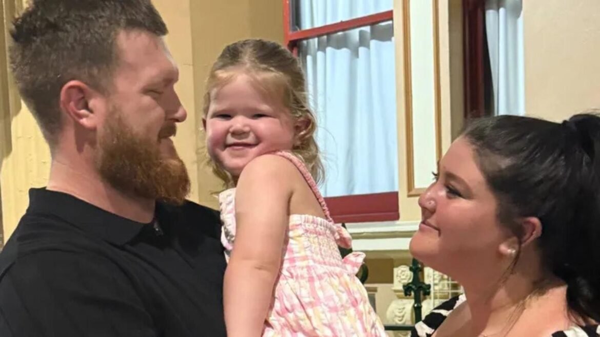 Kecelakaan truk Bruce Highway: Keluarga mengungkapkan ayah masih tidak menyadari bahwa pasangan dan anaknya tewas dalam tabrakan di Queensland