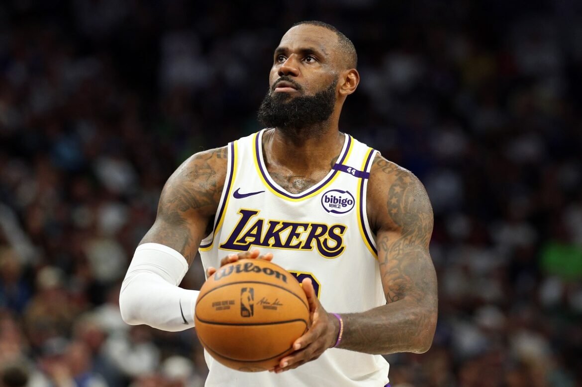 LeBron James Jujur Tentang Tantangan Debut Terlambat