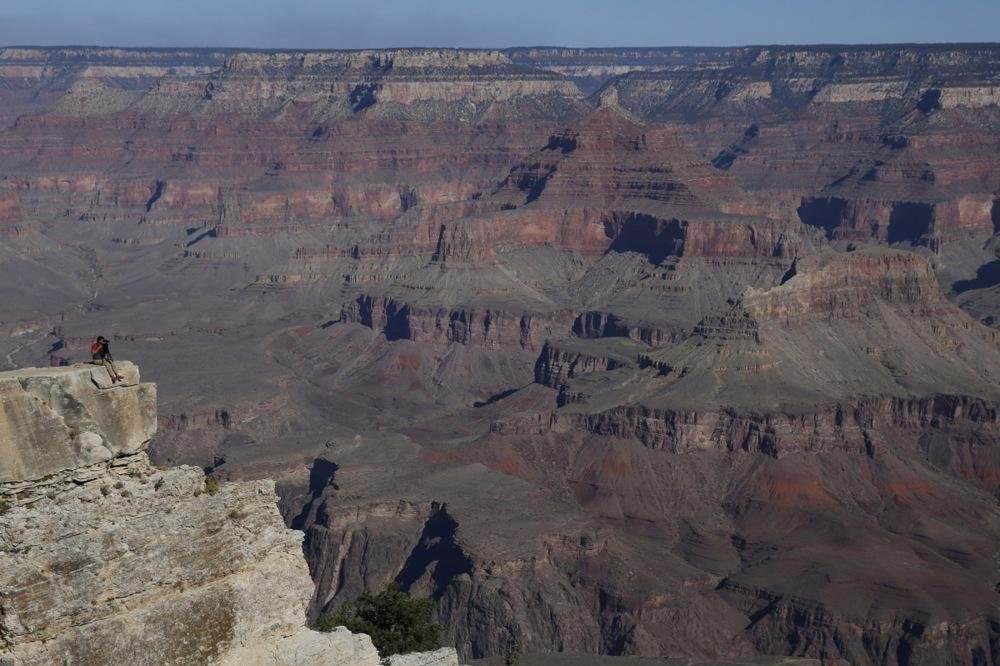 Manusia jatuh 130 kaki dan meninggal saat mengunjungi Grand Canyon