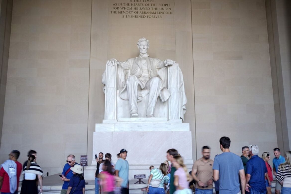 Pada hari ini, 8 November: Orang Amerika memilih Abraham Lincoln untuk masa jabatan kedua