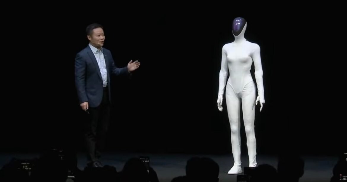 Para insinyur berusaha keras untuk membuktikan robot humanoid itu nyata