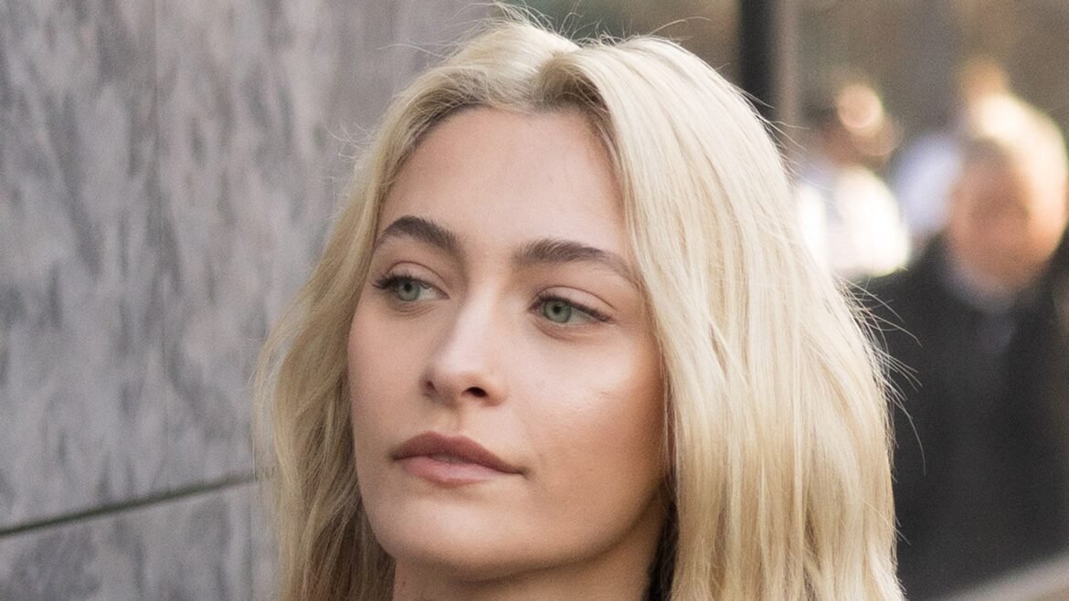 Paris Jackson mengatakan hidungnya berlubang karena penggunaan narkoba