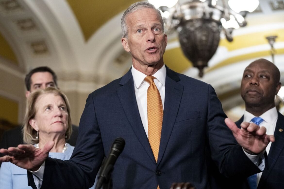 Senat menyetujui pemungutan suara pertama dari beberapa pemungutan suara untuk mengakhiri penutupan rekor