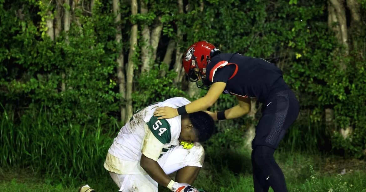 Tindakan sportivitas yang sederhana muncul setelah pertandingan sekolah menengah