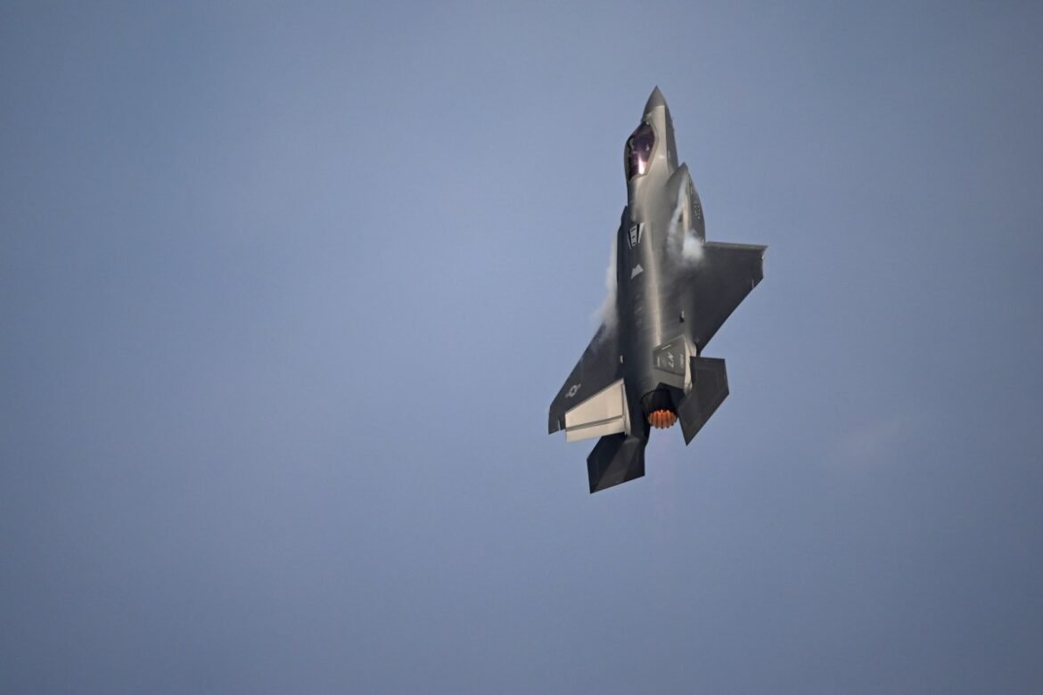 Trump mengumumkan penjualan besar-besaran jet F-35 kepada ‘sekutu utama’