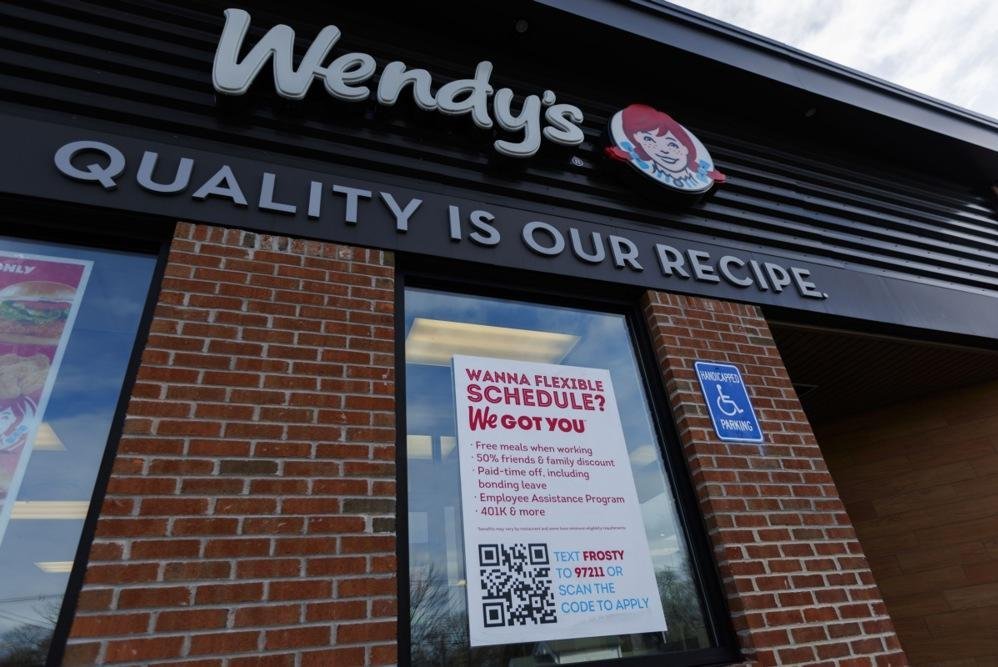 Wendy’s akan menutup 300 lokasi yang ‘berkinerja buruk’