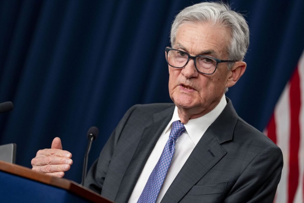 Federal Reserve AS yang Terpecah Memangkas Suku Bunga dalam Pemungutan Suara Tertutup 9-3