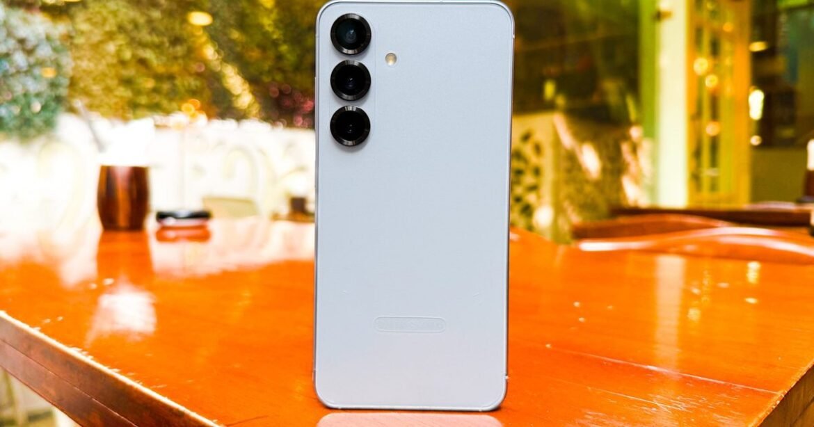 Galaxy S26 dapat memberi Anda lebih banyak daya, masa pakai baterai, dan penyimpanan, semuanya secara gratis