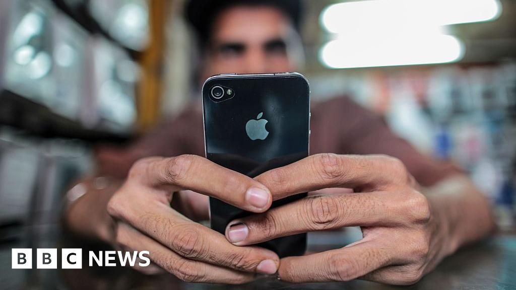 India telah membatalkan mandat untuk melakukan pra-instal aplikasi keamanan siber pemerintah pada ponsel pintar