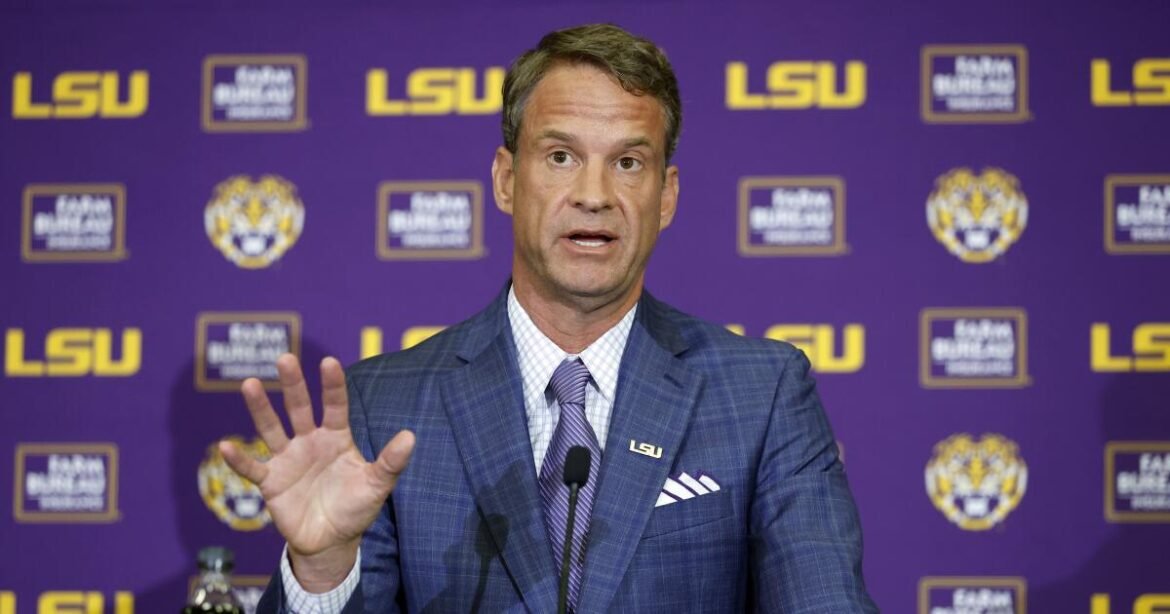 Lane Kiffin dari LSU mengatakan Ole Miss menginginkan dia untuk CFP. Hal ini tidak terjadi, kata beberapa orang