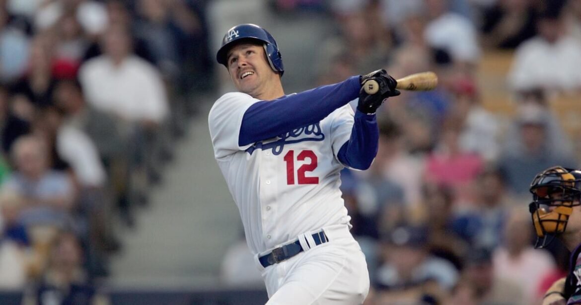 Mantan siput Dodgers dan Giants Jeff Kent terpilih menjadi Hall of Fame