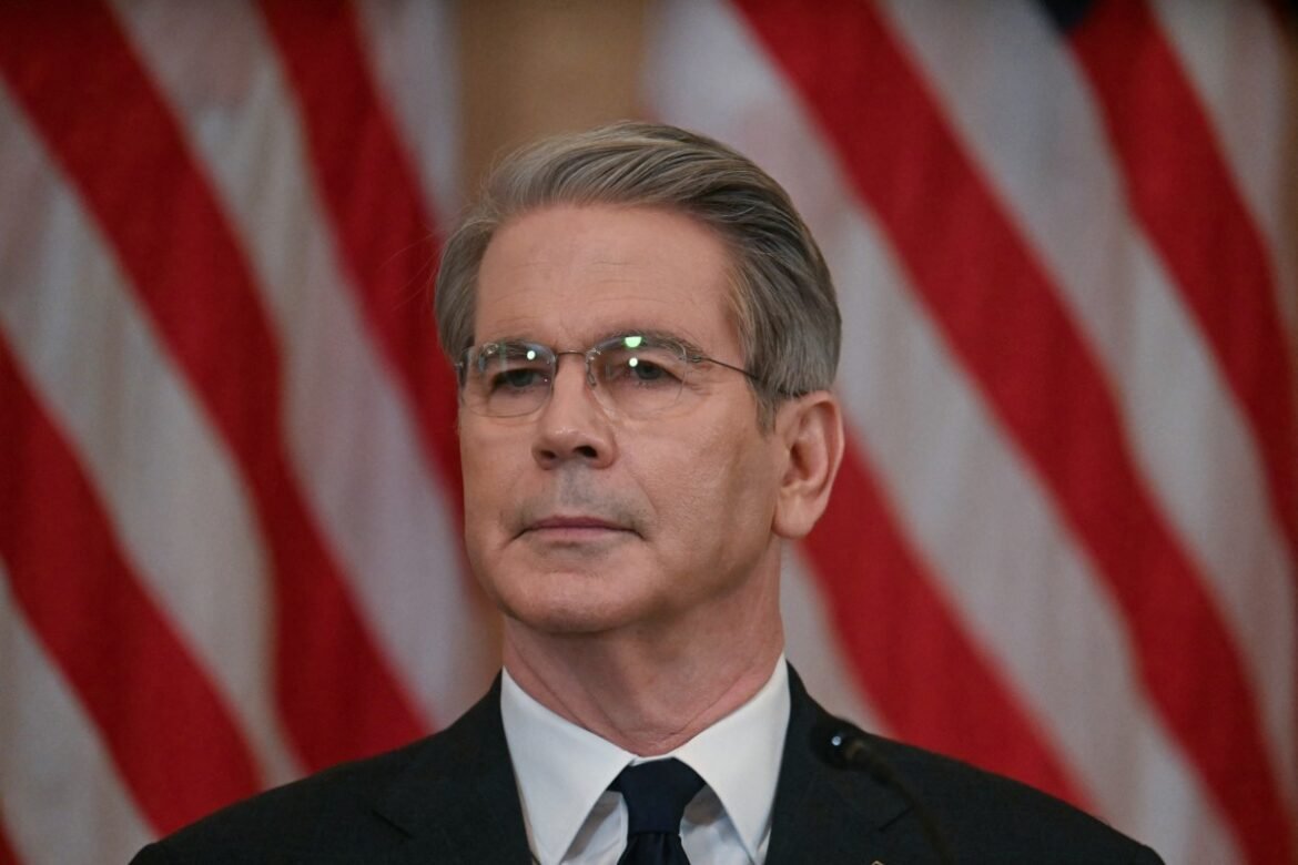 Orang Amerika akan mendapatkan pengembalian dana hingga $2.000 tahun depan: Scott Bessent