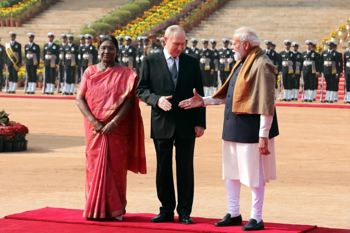 Putin meminta Ukraina untuk menarik diri dari Donbas atau terpaksa melakukannya