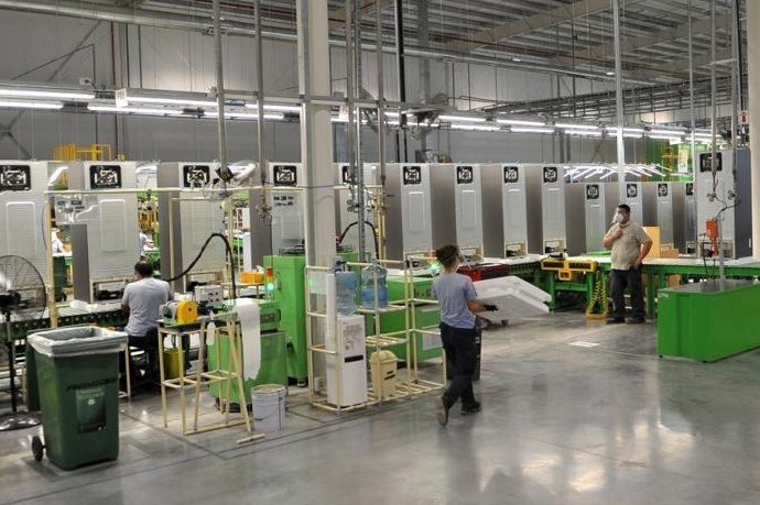 Sektor industri Argentina kehilangan lebih dari 30 perusahaan setiap hari